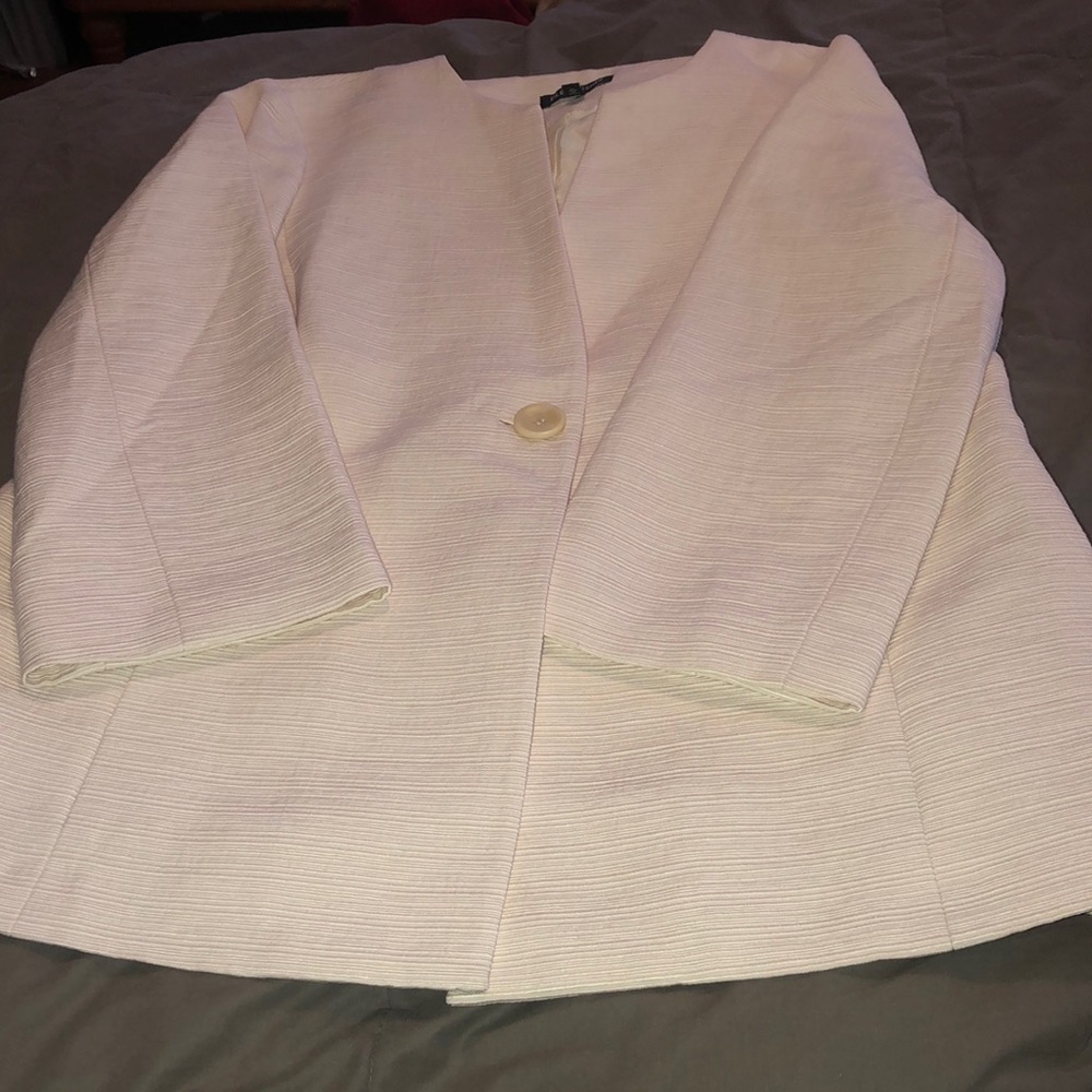 Eileen Fisher ivory blazer type jacket